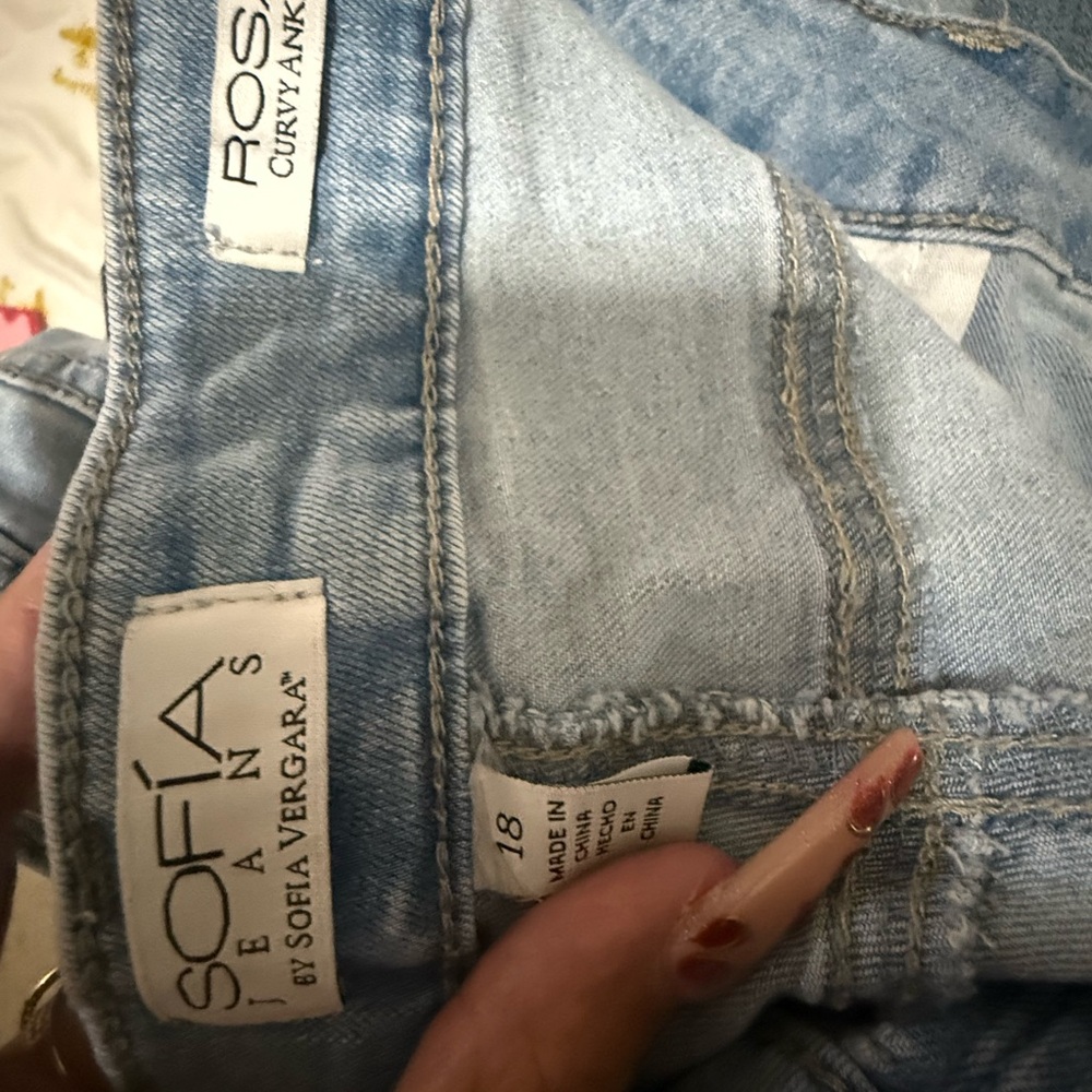 Sofia by Sofia Vergara Light Blue Ankle Jeans